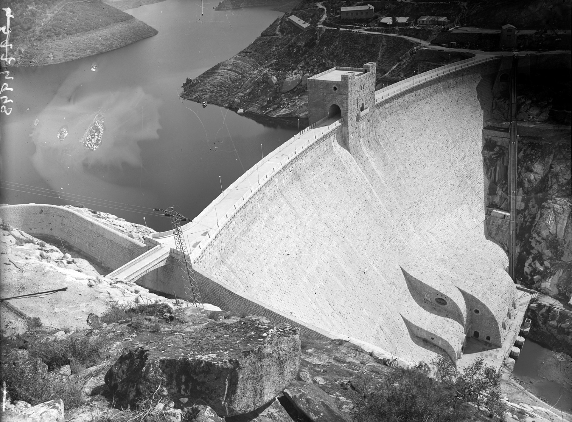 Vista de la Central del Salto del Jándula (Fuente: CSIC, CCHS BTNT)